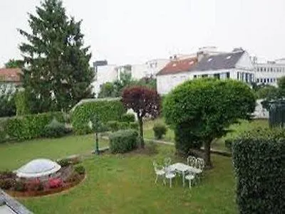 1er 4* Rueil-Malmaison